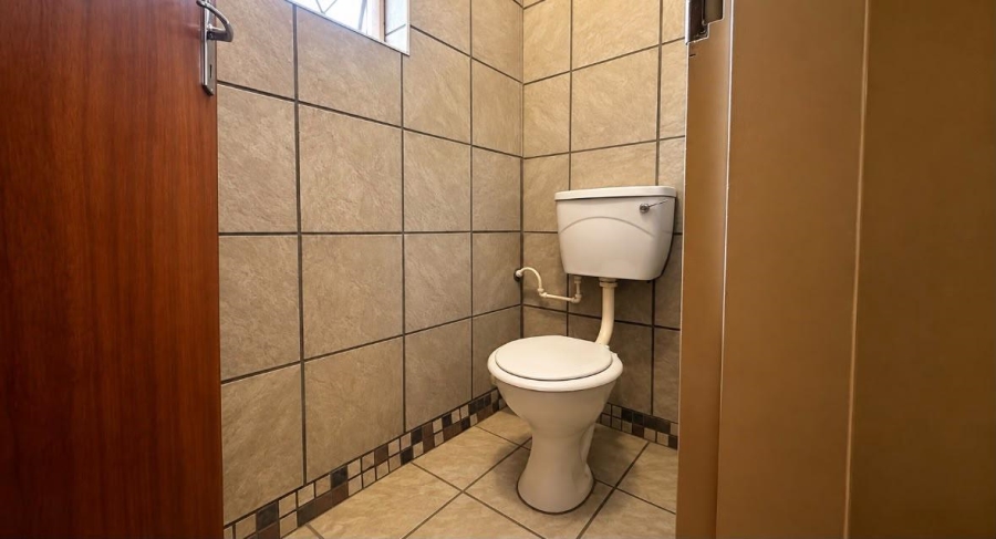 8 Bedroom Property for Sale in Universitas Free State